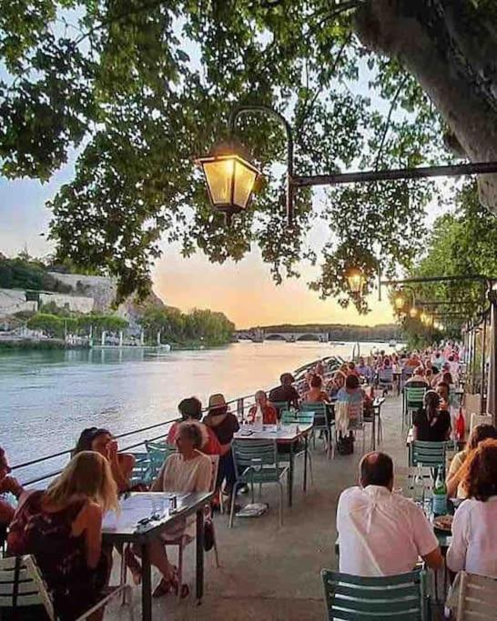 אביניון Le Saint-Lazare Appartement Au Calme Intra Muros מראה חיצוני תמונה